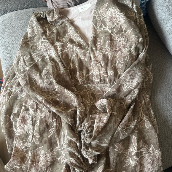 Vici Tops - Floral V-Neck Peasant Maxi Dress - Olive Floral